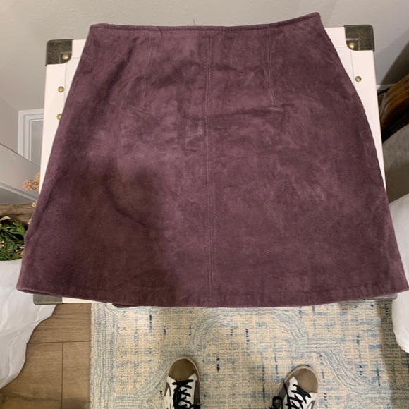 Blank NYC Women's Burgundy Mini Skirt With Side Slit 24 NWT - Picture 3 of 5